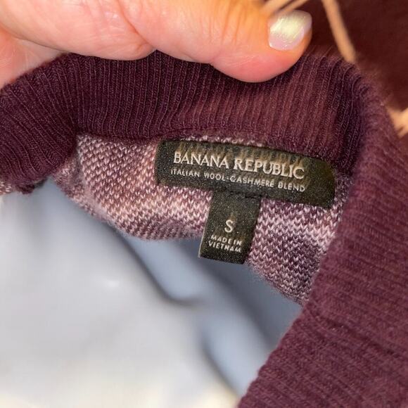 Banana Republic Italian Wool-Blend Women's Sweater, Burgundy, Size S - Picture 3 of 6